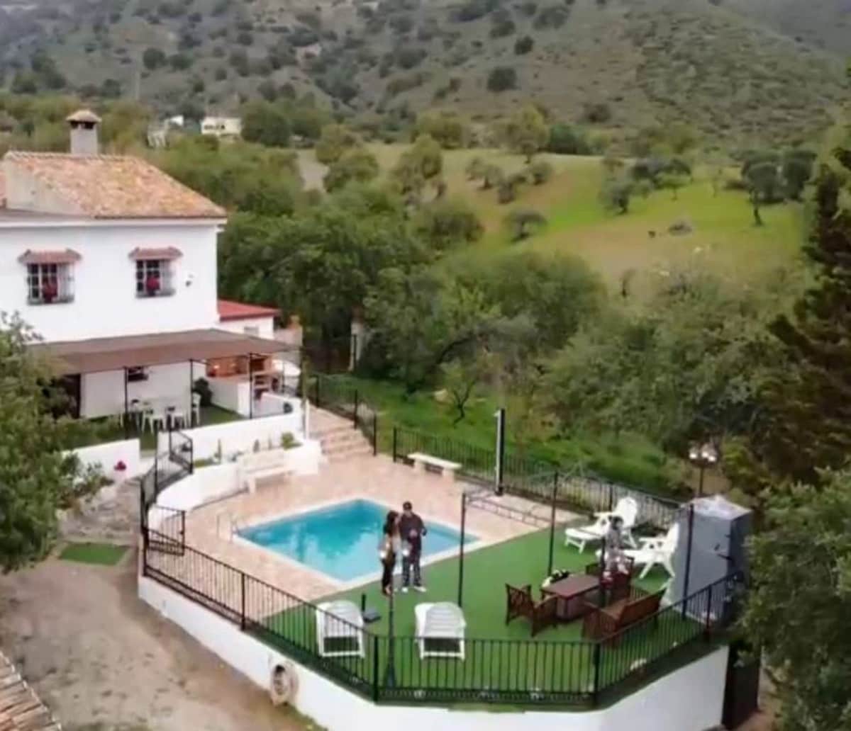 2 soveværelse Finca/Landehus til salg i El Chorro med swimmingpool garage - € 449.000 (Ref: 8329316)