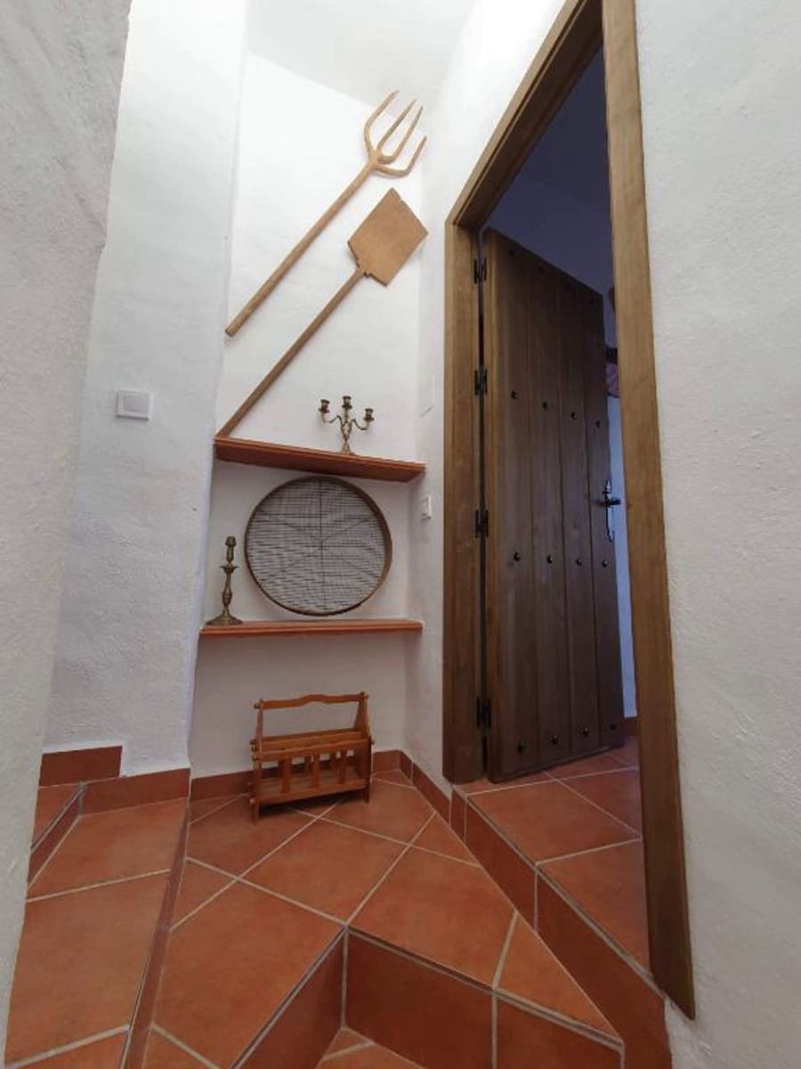 2 soveværelse Finca/Landehus til salg i El Chorro med swimmingpool garage - € 449.000 (Ref: 8329316)