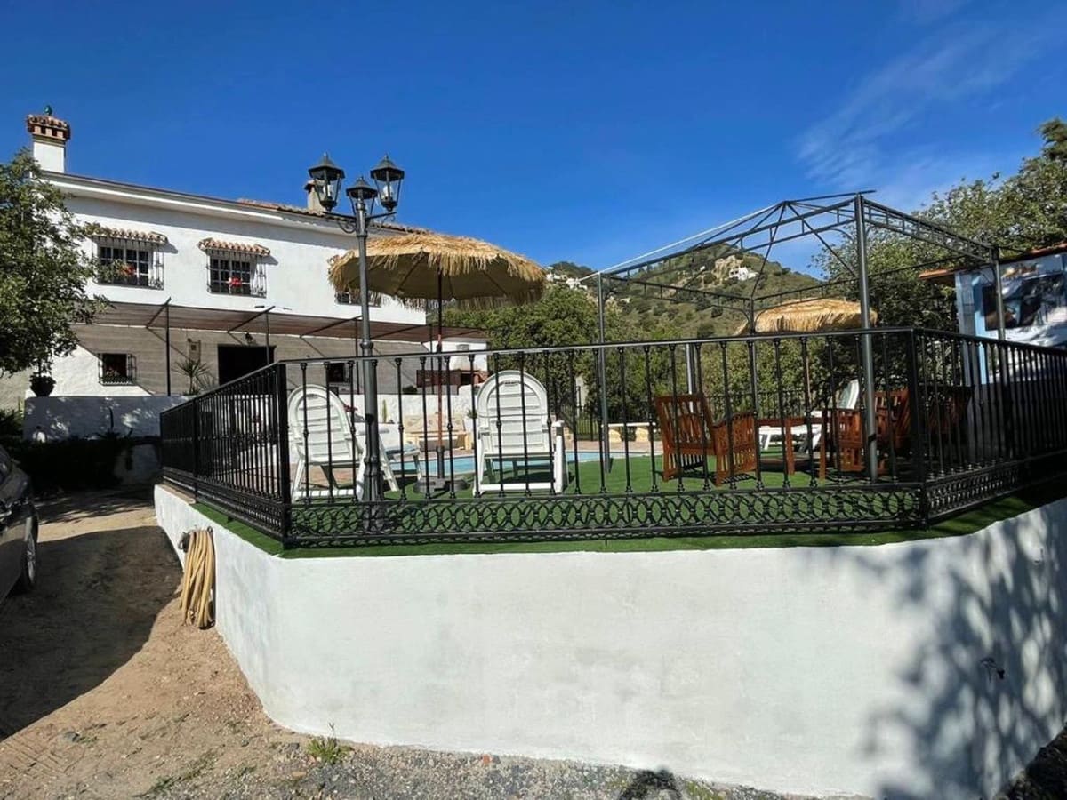 2 soveværelse Finca/Landehus til salg i El Chorro med swimmingpool garage - € 449.000 (Ref: 8329316)