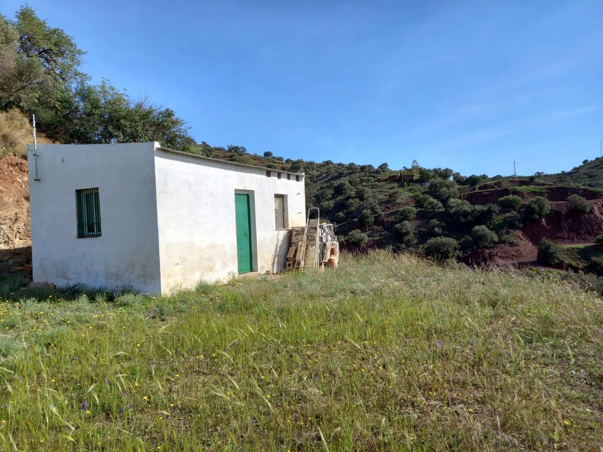 Kommersiell til salgs i Puerto de la Torre med garasje - € 48 000 (Ref: 8479706)