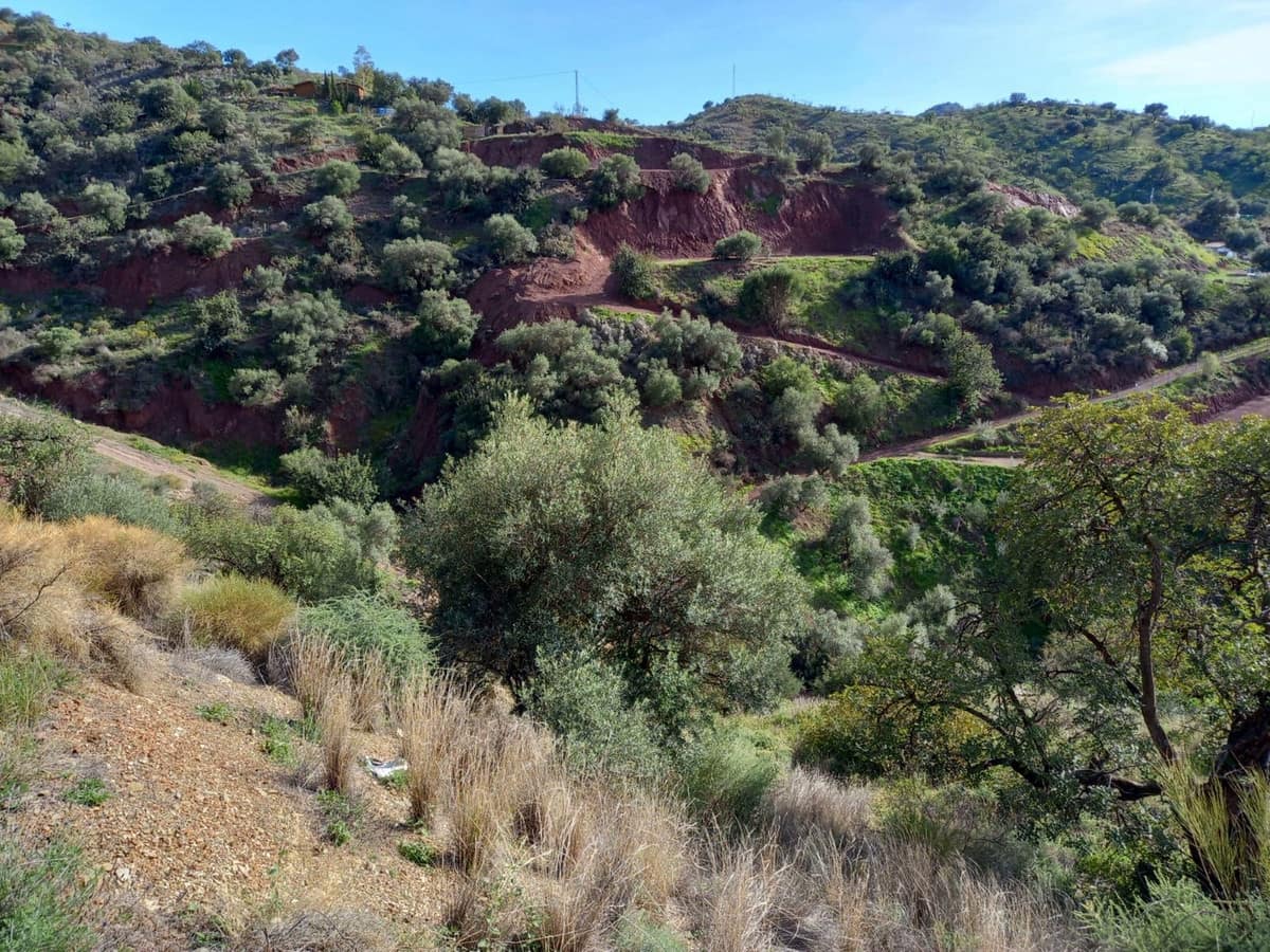 Kommersiell til salgs i Puerto de la Torre med garasje - € 48 000 (Ref: 8479706)