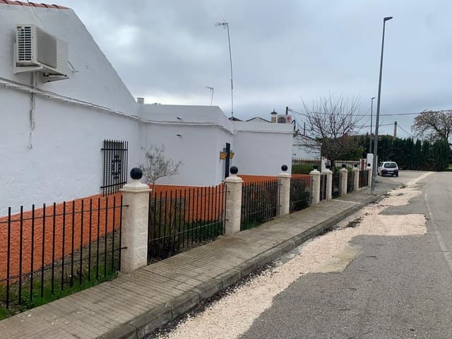 Chalet de 5 habitaciones en Ecija en venta con piscina - 159.950 € (Ref: 8555761)