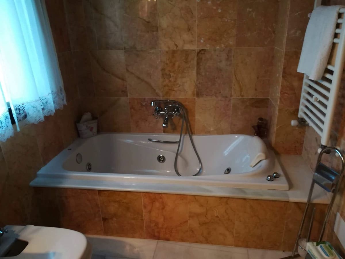 4 bedroom Villa for sale in Coin with pool garage - € 475,000 (Ref: 8583219)