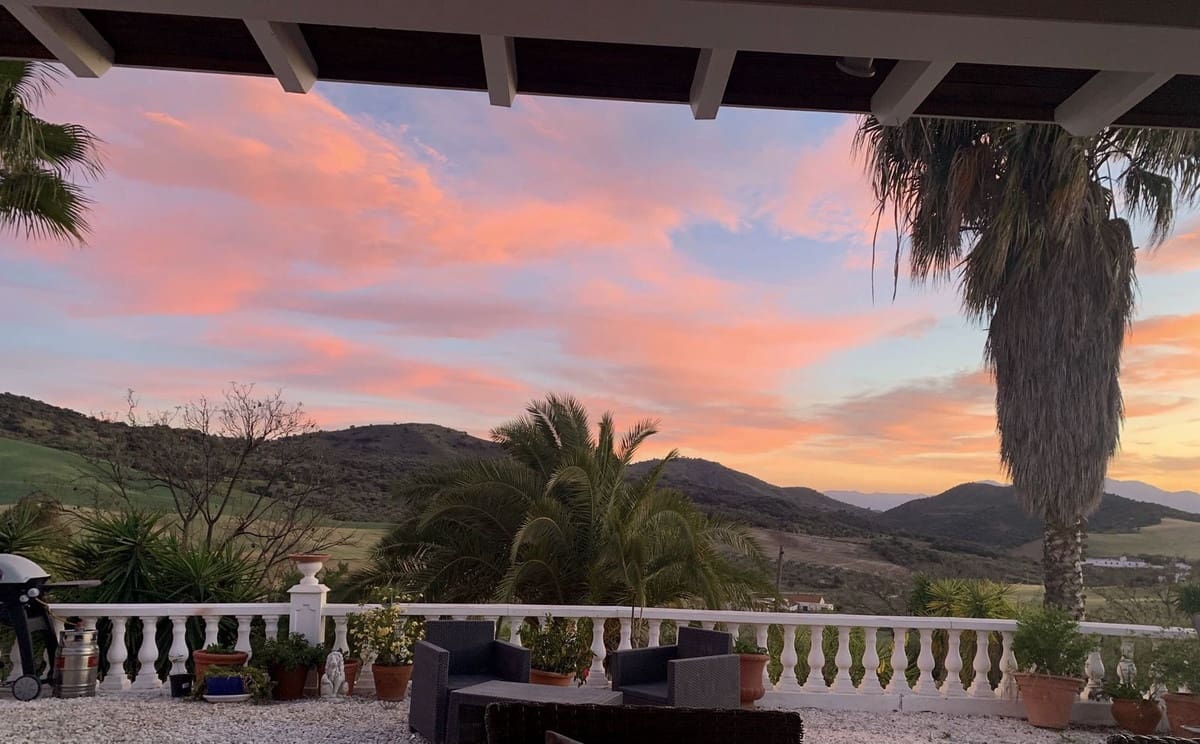 3 soverom Finca/Herregård til salgs i Villanueva de la Concepcion med svømmebasseng garasje - € 495 000 (Ref: 8598574)