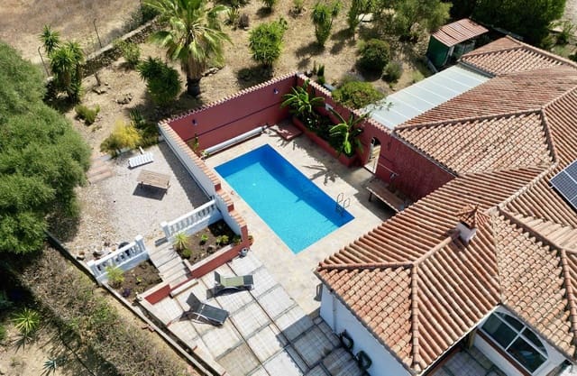 3 chambre Finca/Maison de Campagne à vendre à Villanueva de la Concepcion avec piscine garage - 495 000 € (Ref: 8598574)