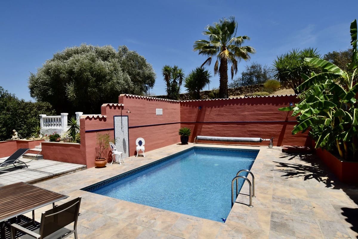 3 soverom Finca/Herregård til salgs i Villanueva de la Concepcion med svømmebasseng garasje - € 495 000 (Ref: 8598574)