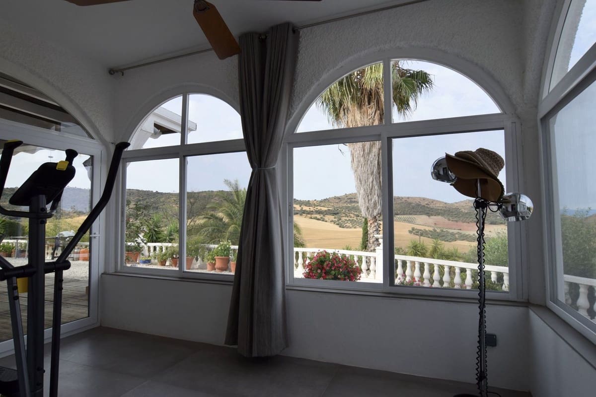 3 soverom Finca/Herregård til salgs i Villanueva de la Concepcion med svømmebasseng garasje - € 495 000 (Ref: 8598574)