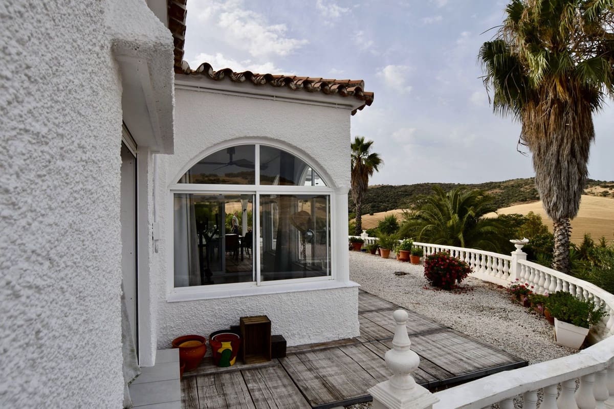 3 soverom Finca/Herregård til salgs i Villanueva de la Concepcion med svømmebasseng garasje - € 495 000 (Ref: 8598574)