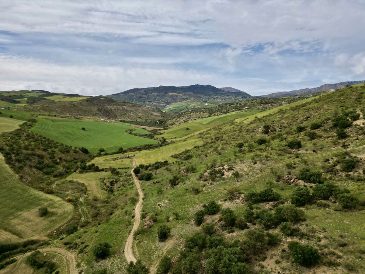 3 soverom Finca/Herregård til salgs i Villanueva de la Concepcion med svømmebasseng garasje - € 495 000 (Ref: 8598574)