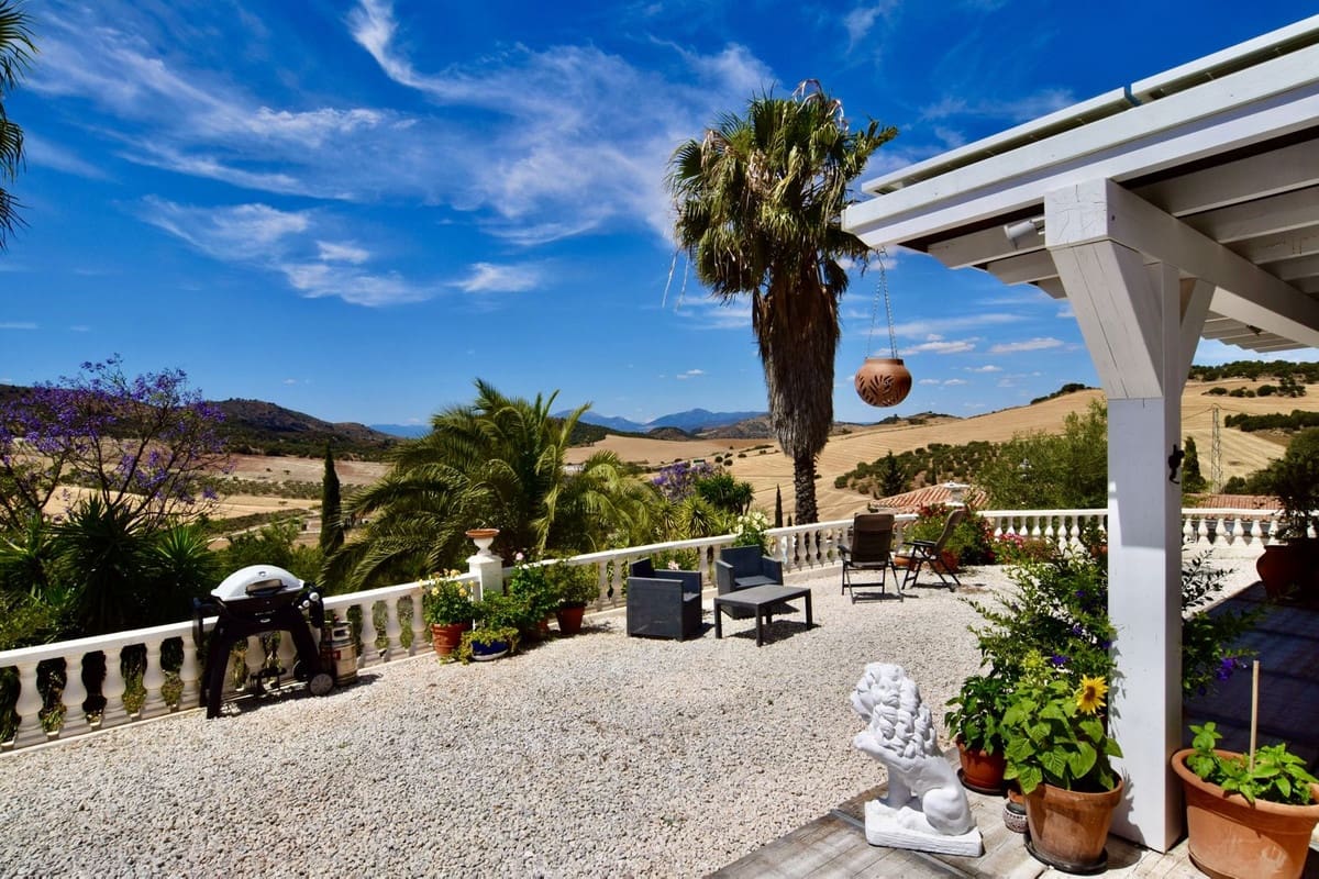 3 soverom Finca/Herregård til salgs i Villanueva de la Concepcion med svømmebasseng garasje - € 495 000 (Ref: 8598574)