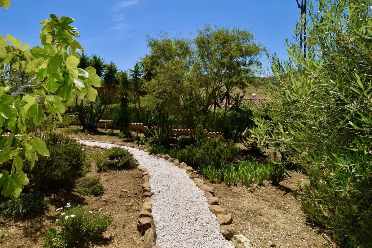 3 soverom Finca/Herregård til salgs i Villanueva de la Concepcion med svømmebasseng garasje - € 495 000 (Ref: 8598574)