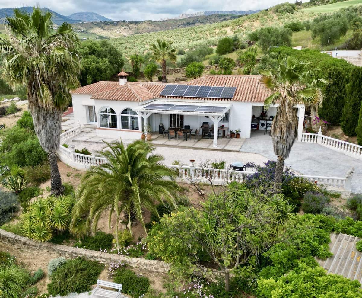 3 makuuhuone Maalaistalo myytävänä paikassa Villanueva de la Concepcion mukana uima-altaan 
autotalli - 495 000 € (Ref: 8598574)