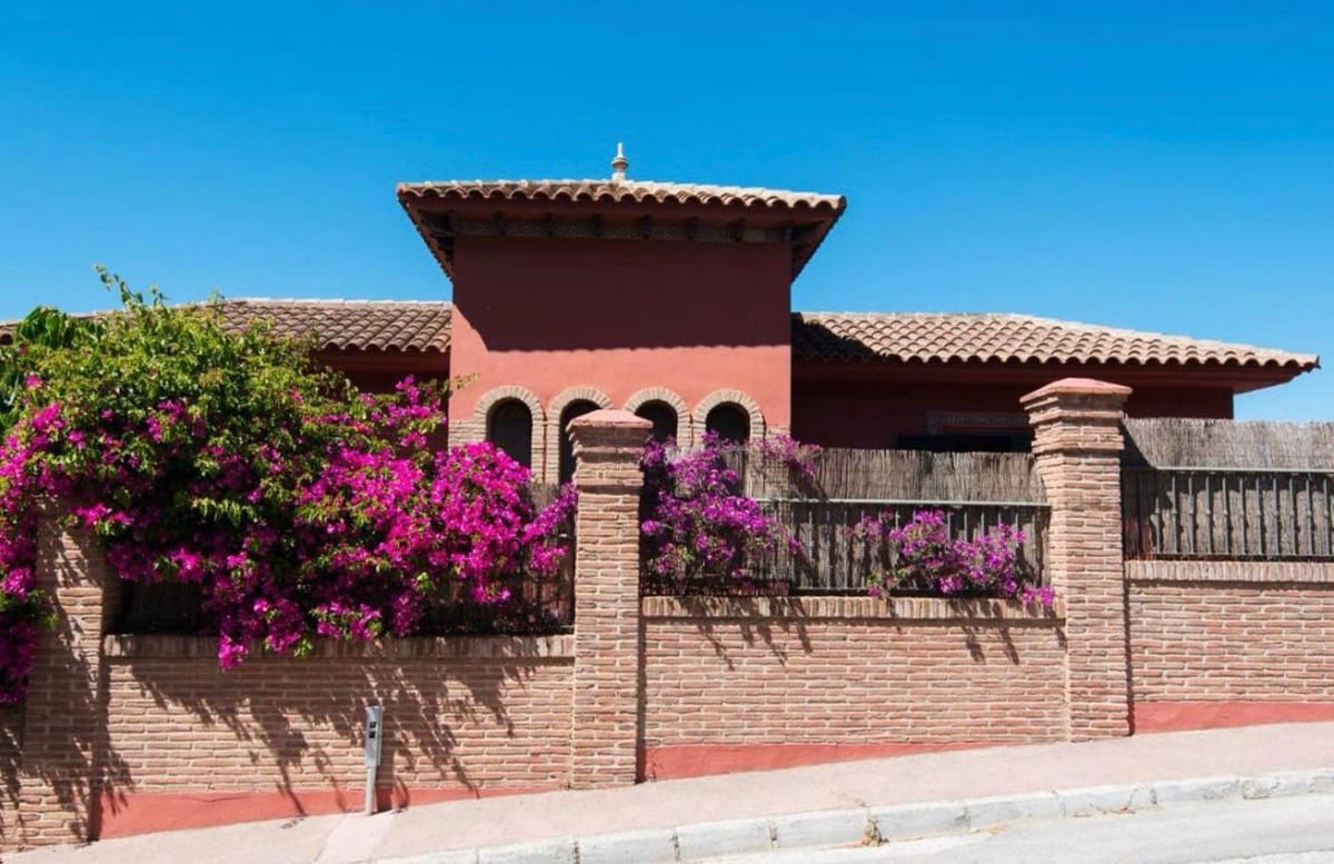 7 soveværelse Erhverv til salg i Alhaurin de la Torre med swimmingpool garage - € 840.000 (Ref: 8607366)