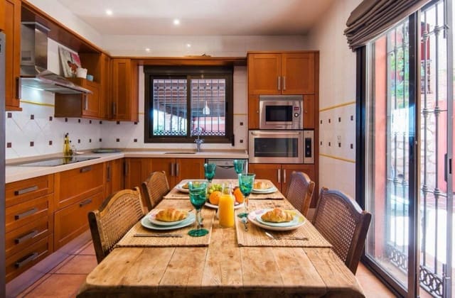 7 bedroom Commercial for sale in Alhaurín de la Torre with pool garage - € 840,000 (Ref: 8607366)