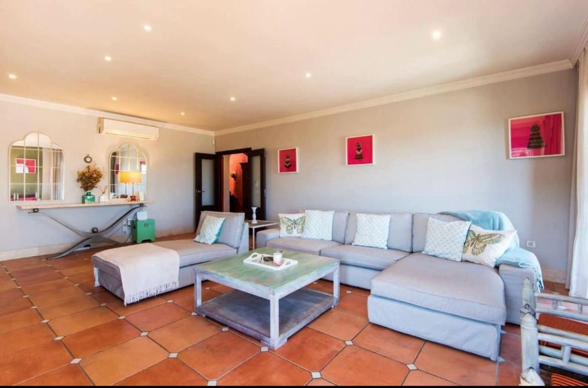 7 soveværelse Erhverv til salg i Alhaurin de la Torre med swimmingpool garage - € 840.000 (Ref: 8607366)