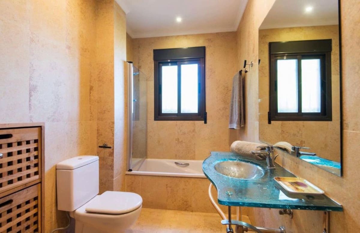 7 soveværelse Erhverv til salg i Alhaurin de la Torre med swimmingpool garage - € 840.000 (Ref: 8607366)