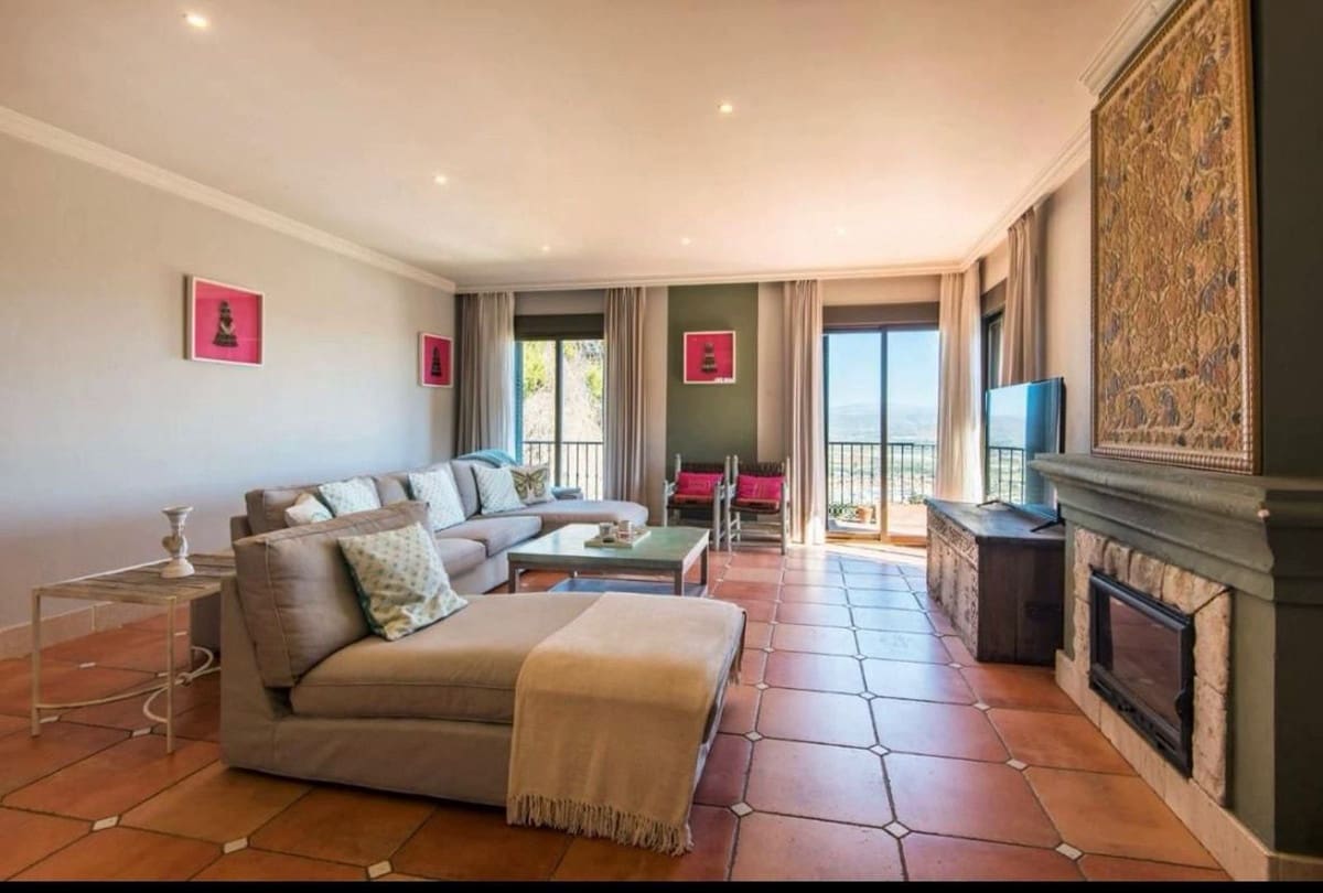 7 soveværelse Erhverv til salg i Alhaurin de la Torre med swimmingpool garage - € 840.000 (Ref: 8607366)