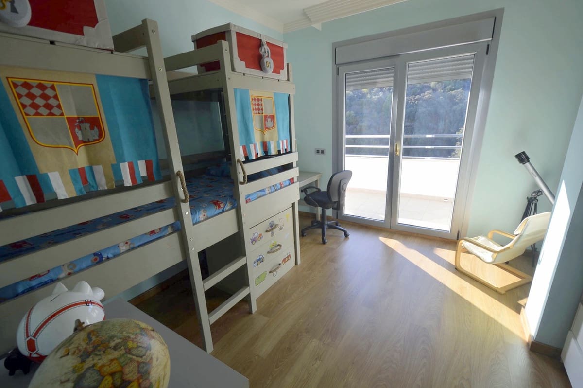 5 bedroom Villa for sale in Mijas with pool garage - € 895,000 (Ref: 8607589)