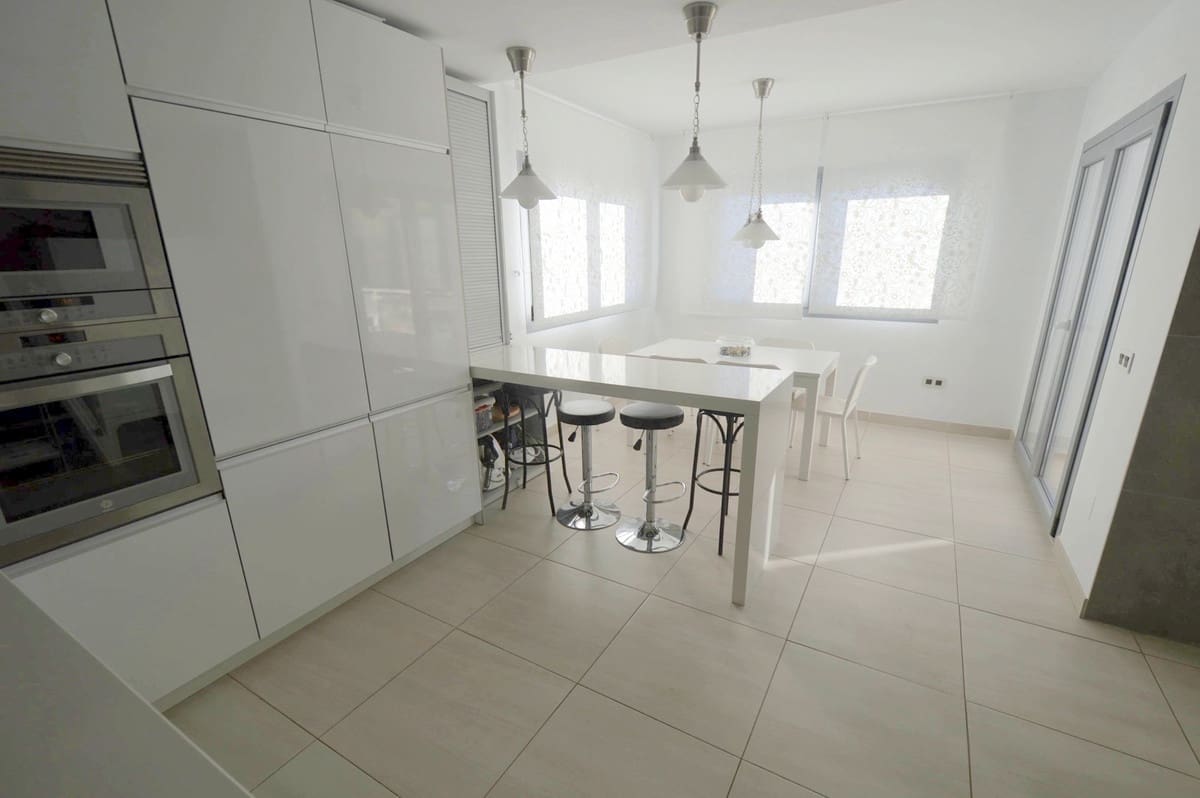 5 bedroom Villa for sale in Mijas with pool garage - € 895,000 (Ref: 8607589)