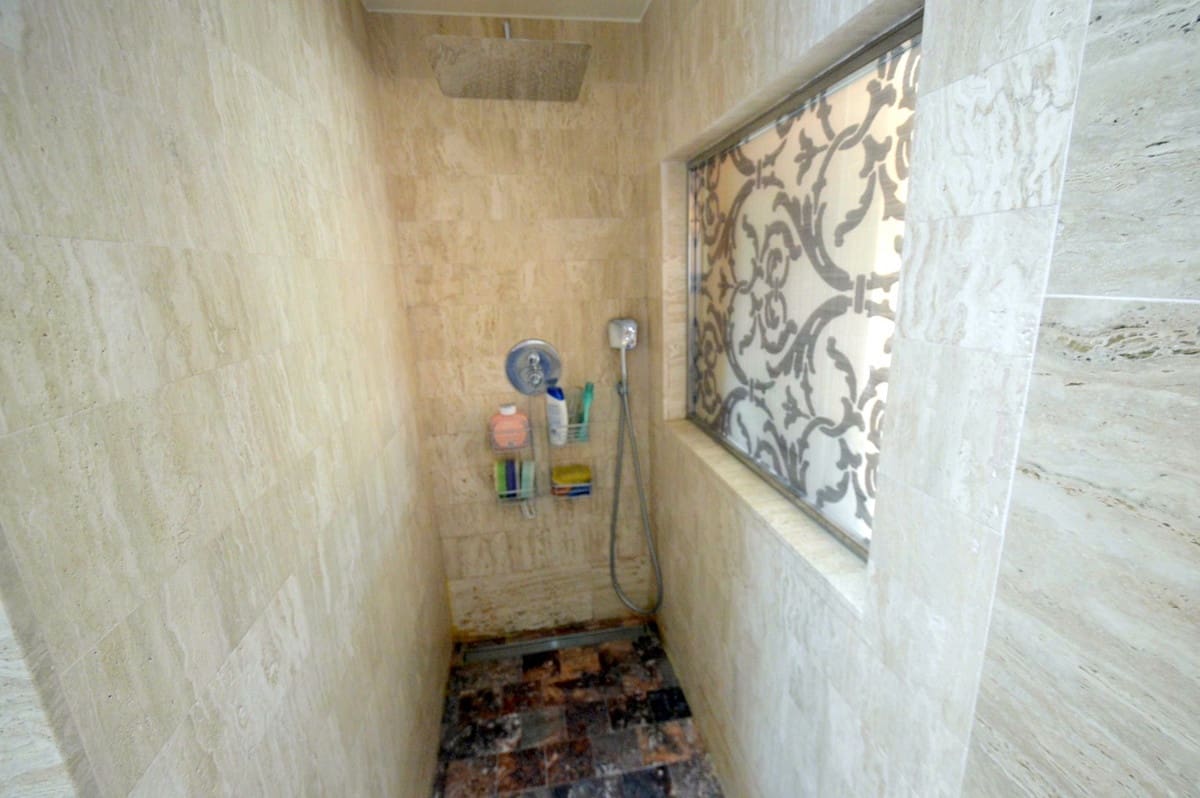 5 bedroom Villa for sale in Mijas with pool garage - € 895,000 (Ref: 8607589)