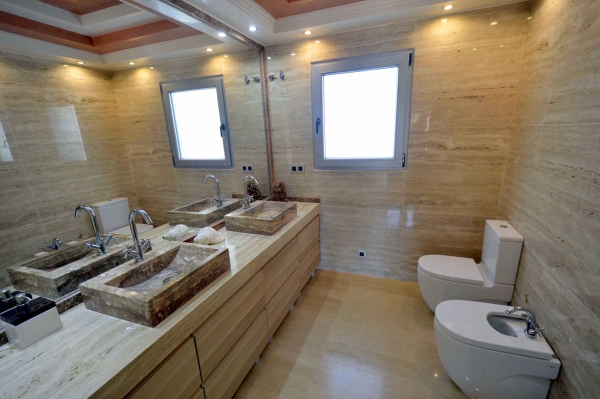 5 bedroom Villa for sale in Mijas with pool garage - € 895,000 (Ref: 8607589)