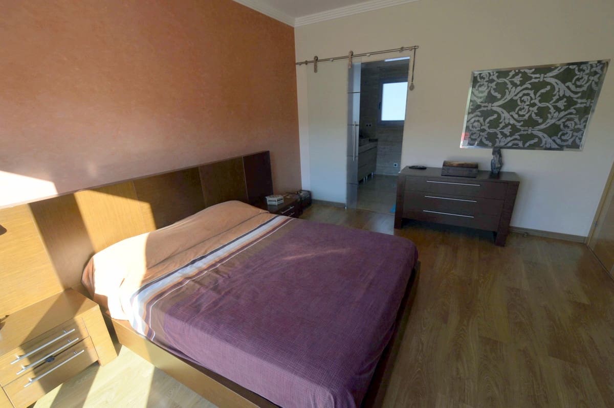 5 bedroom Villa for sale in Mijas with pool garage - € 895,000 (Ref: 8607589)