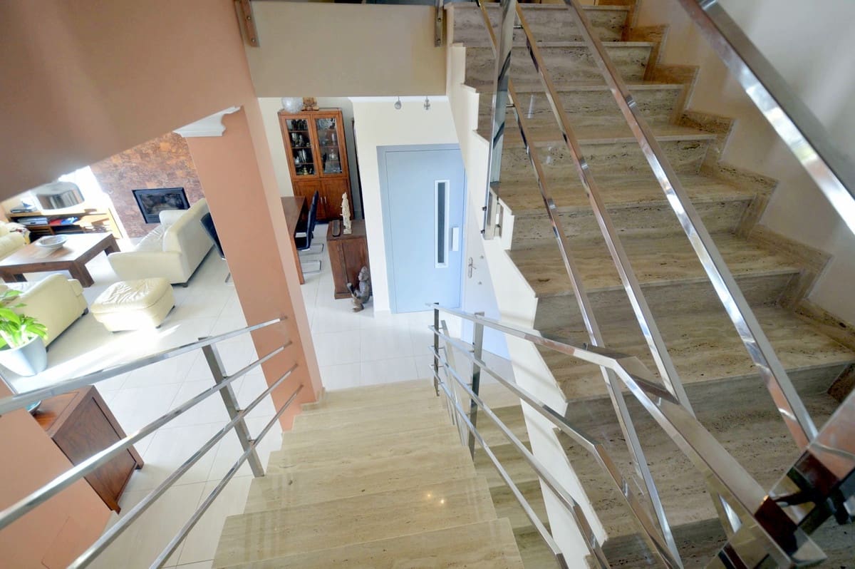 5 Zimmer Villa zu verkaufen in Mijas mit Pool Garage - 895.000 € (Ref: 8607589)