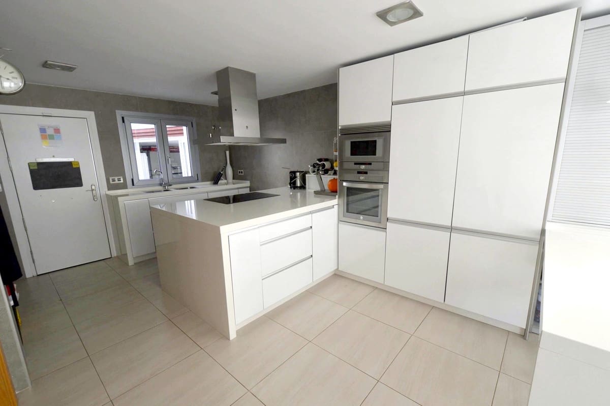 5 Zimmer Villa zu verkaufen in Mijas mit Pool Garage - 895.000 € (Ref: 8607589)