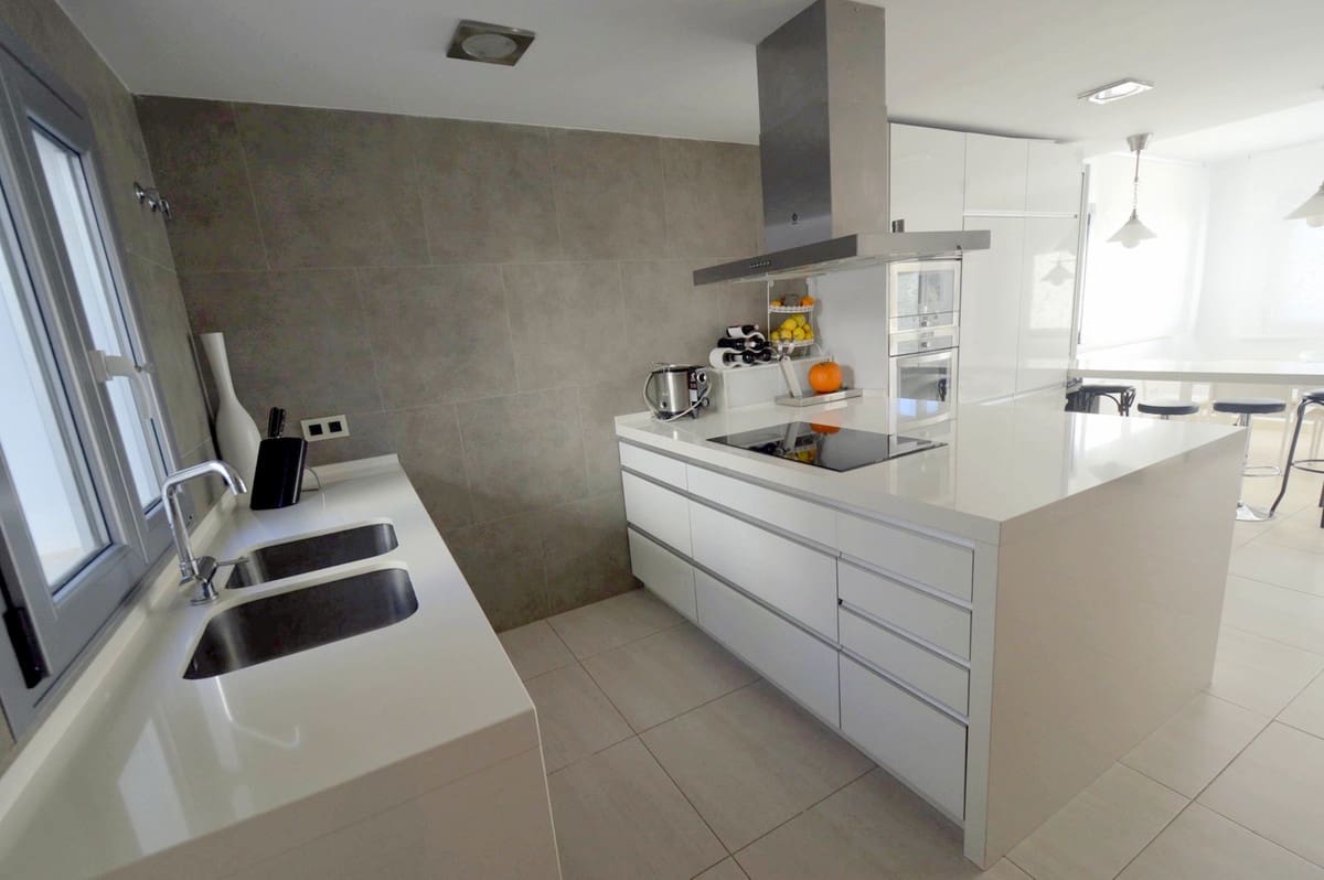 5 Zimmer Villa zu verkaufen in Mijas mit Pool Garage - 895.000 € (Ref: 8607589)