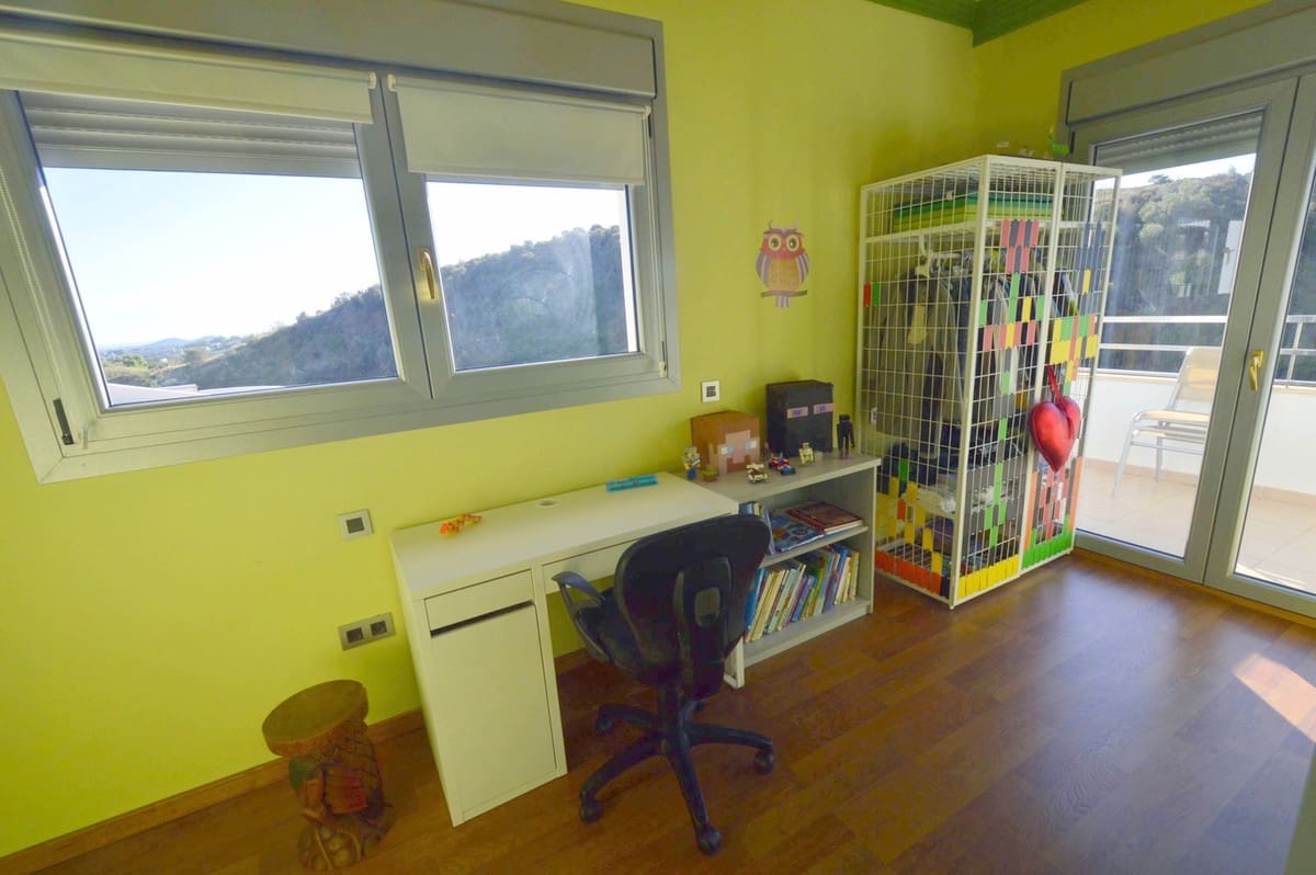 5 Zimmer Villa zu verkaufen in Mijas mit Pool Garage - 895.000 € (Ref: 8607589)