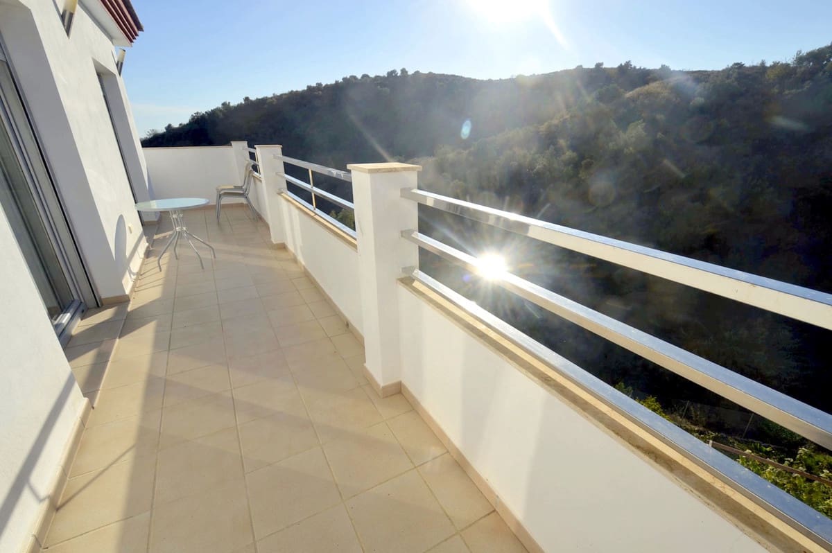 5 Zimmer Villa zu verkaufen in Mijas mit Pool Garage - 895.000 € (Ref: 8607589)