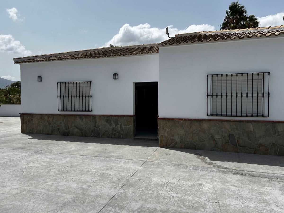 3 bedroom Finca/Country House for sale in Coin with pool garage - € 370,000 (Ref: 8613807)