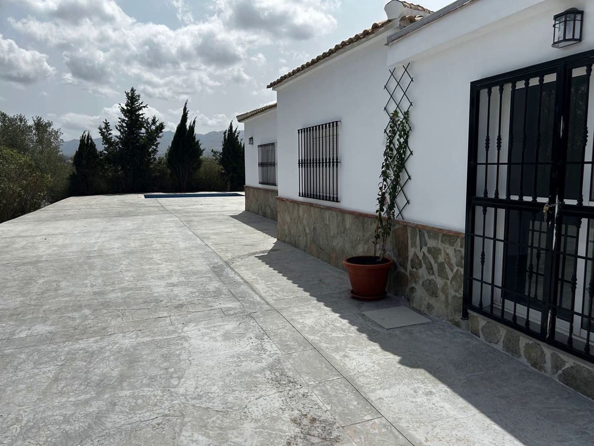 3 bedroom Finca/Country House for sale in Coin with pool garage - € 370,000 (Ref: 8613807)
