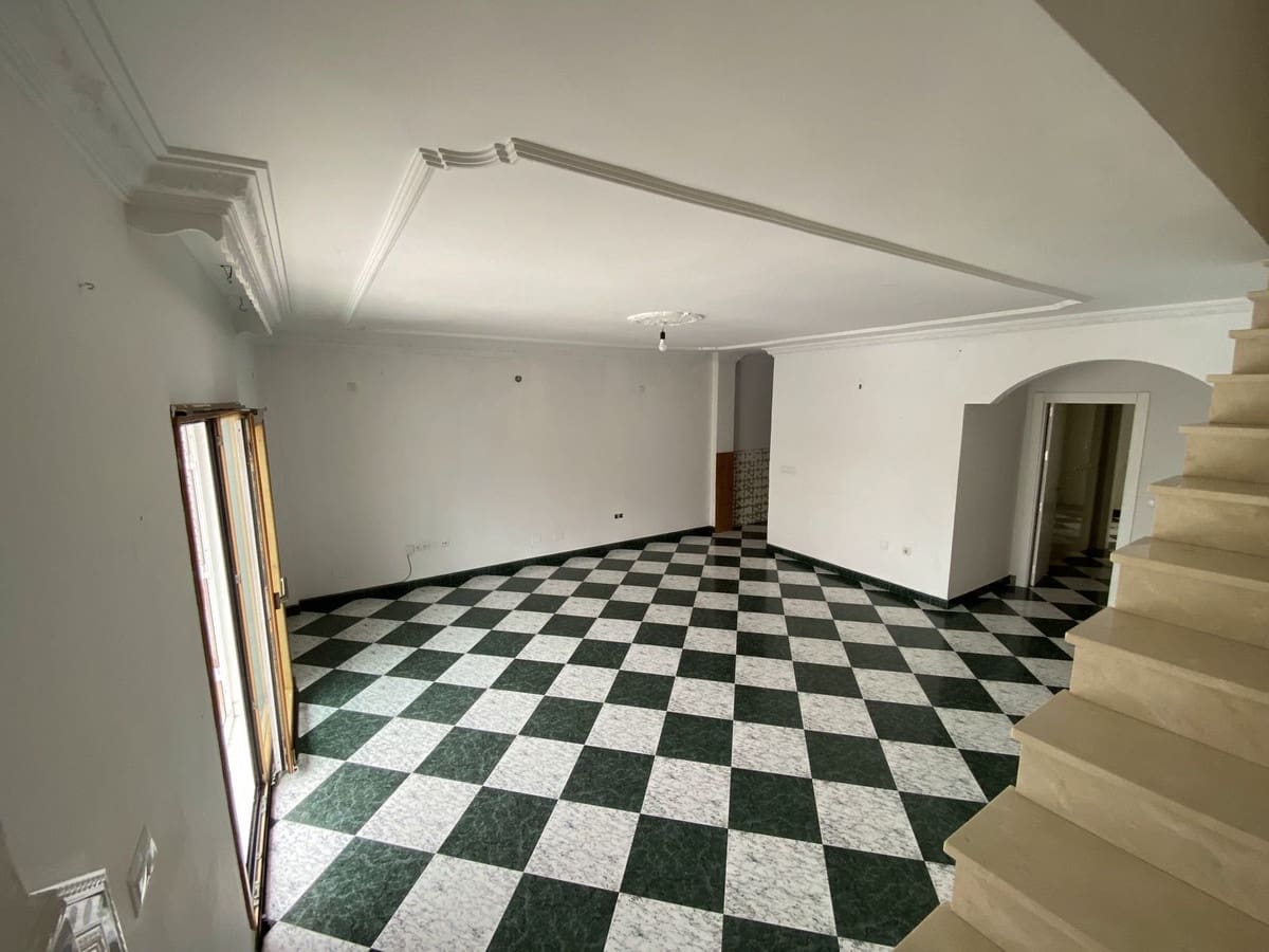 5 bedroom Townhouse for sale in Alhaurin el Grande with garage - € 425,000 (Ref: 8620609)