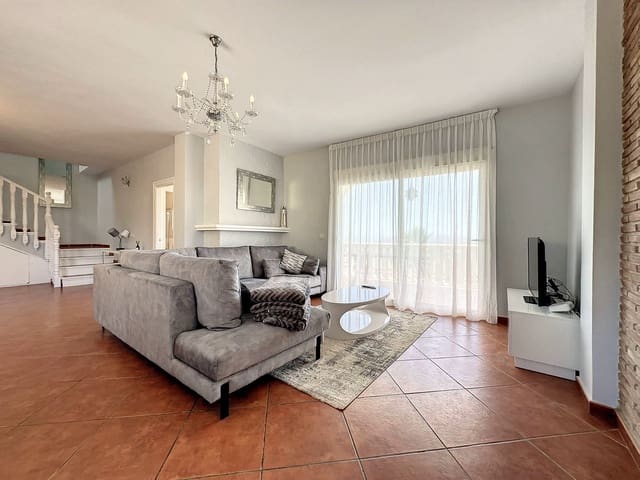 5 makuuhuone Maalaistalo myytävänä paikassa Alhaurín el Grande mukana uima-altaan 
autotalli - 699 000 € (Ref: 8639971)