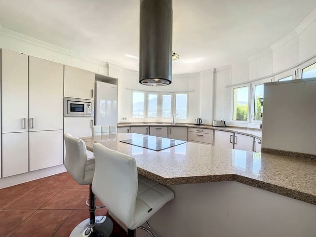 5 makuuhuone Maalaistalo myytävänä paikassa Alhaurín el Grande mukana uima-altaan 
autotalli - 699 000 € (Ref: 8639971)