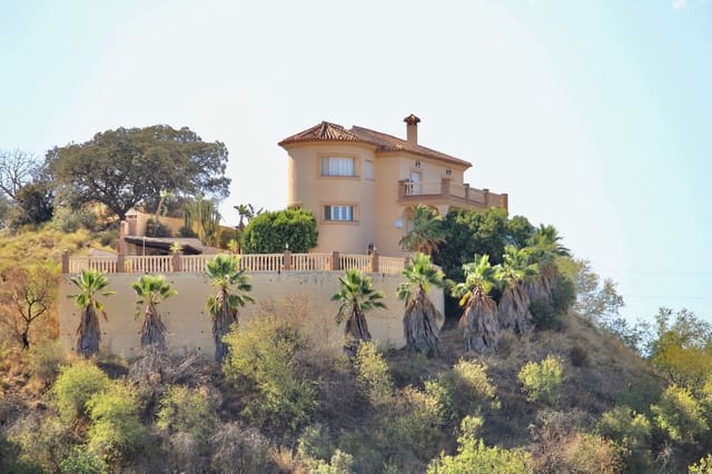 5 sovrum Finca/Hus på landet till salu i Alhaurín el Grande med pool garage - 699 000 € (Ref: 8639971)