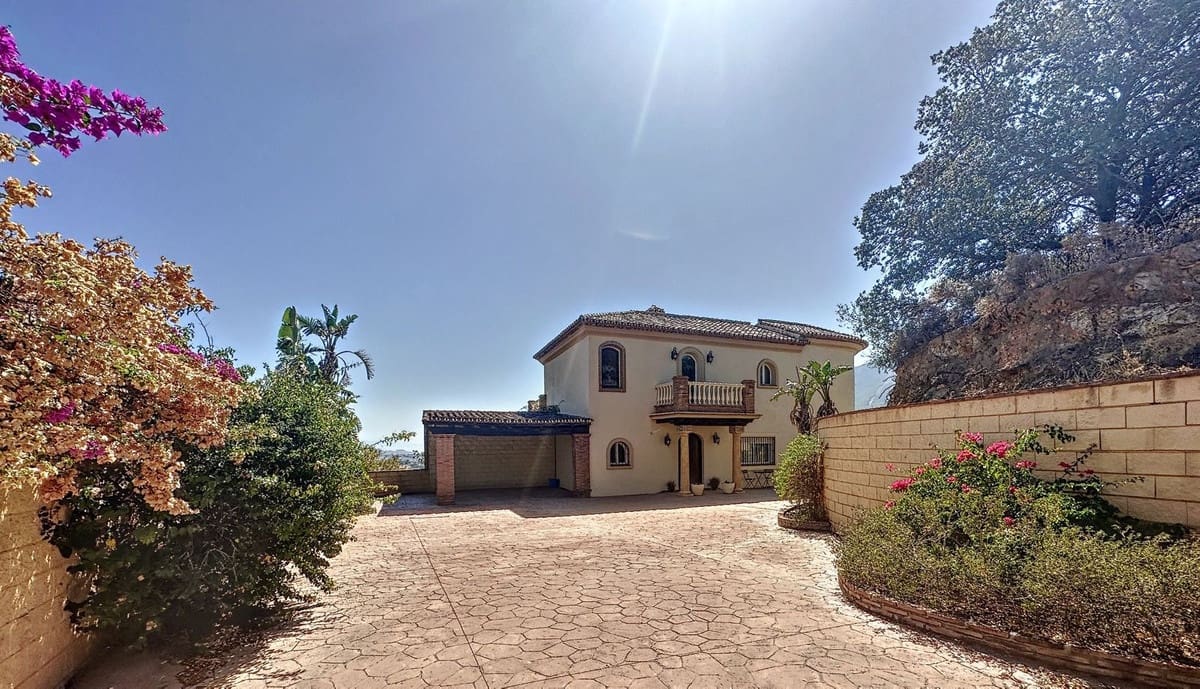 5 sovrum Finca/Hus på landet till salu i Alhaurin el Grande med pool garage - 699 000 € (Ref: 8639971)