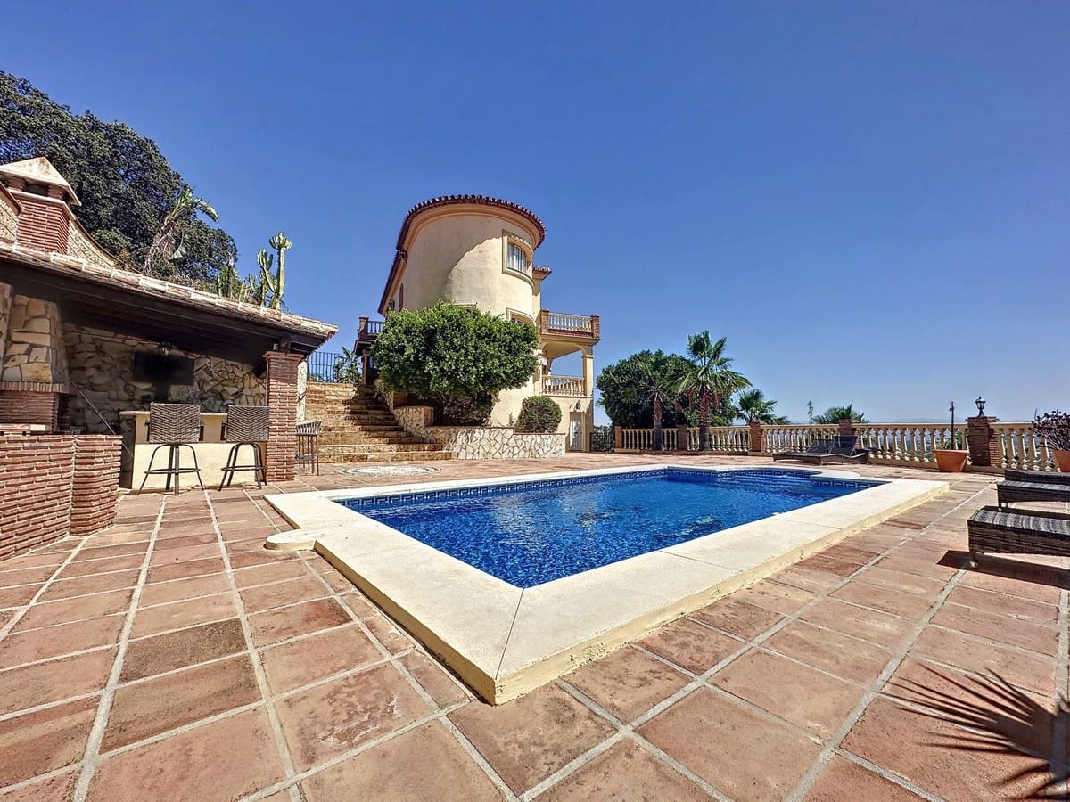 5 sovrum Finca/Hus på landet till salu i Alhaurin el Grande med pool garage - 699 000 € (Ref: 8639971)