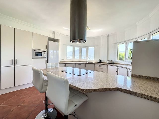 5 soveværelse Finca/Landehus til salg i Alhaurín el Grande med swimmingpool garage - € 699.000 (Ref: 8639971)