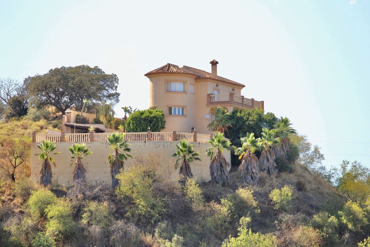 5 sypialnia Finka/Dom wiejski na sprzedaż w Alhaurin el Grande z basenem garażem - 699 000 € (Ref: 8639971)