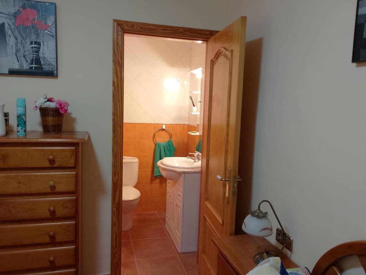 2 bedroom Villa for sale in Archidona with garage - € 189,000 (Ref: 8690622)