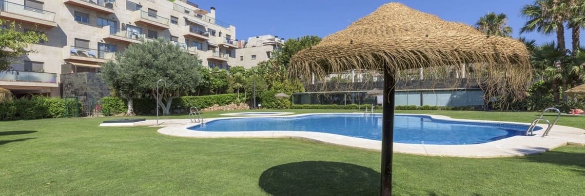 3 sypialnia Apartament na sprzedaż w Torremolinos z basenem garażem - 449 000 € (Ref: 8765776)