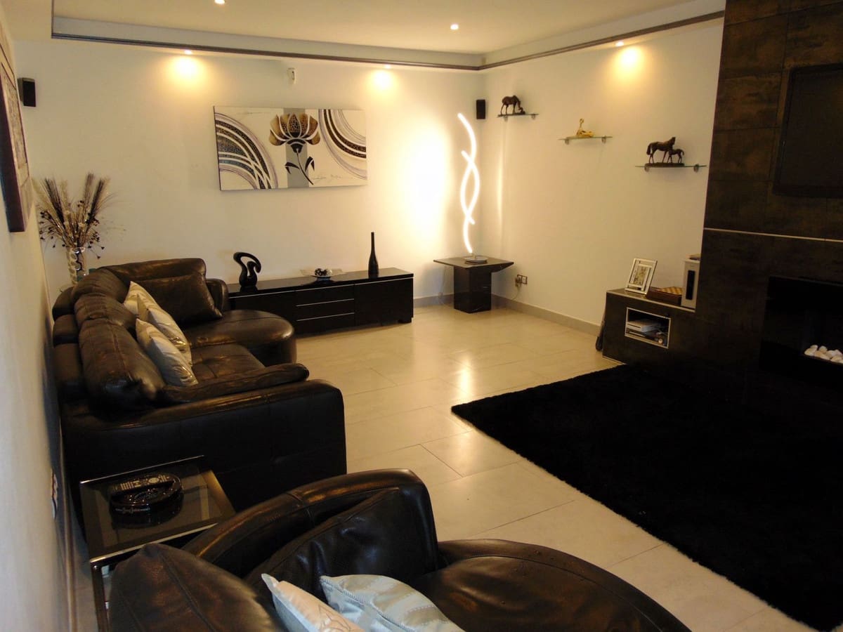 5 slaapkamer Commercieel te koop in Alhaurin el Grande met zwembad garage - € 850.000 (Ref: 8780572)