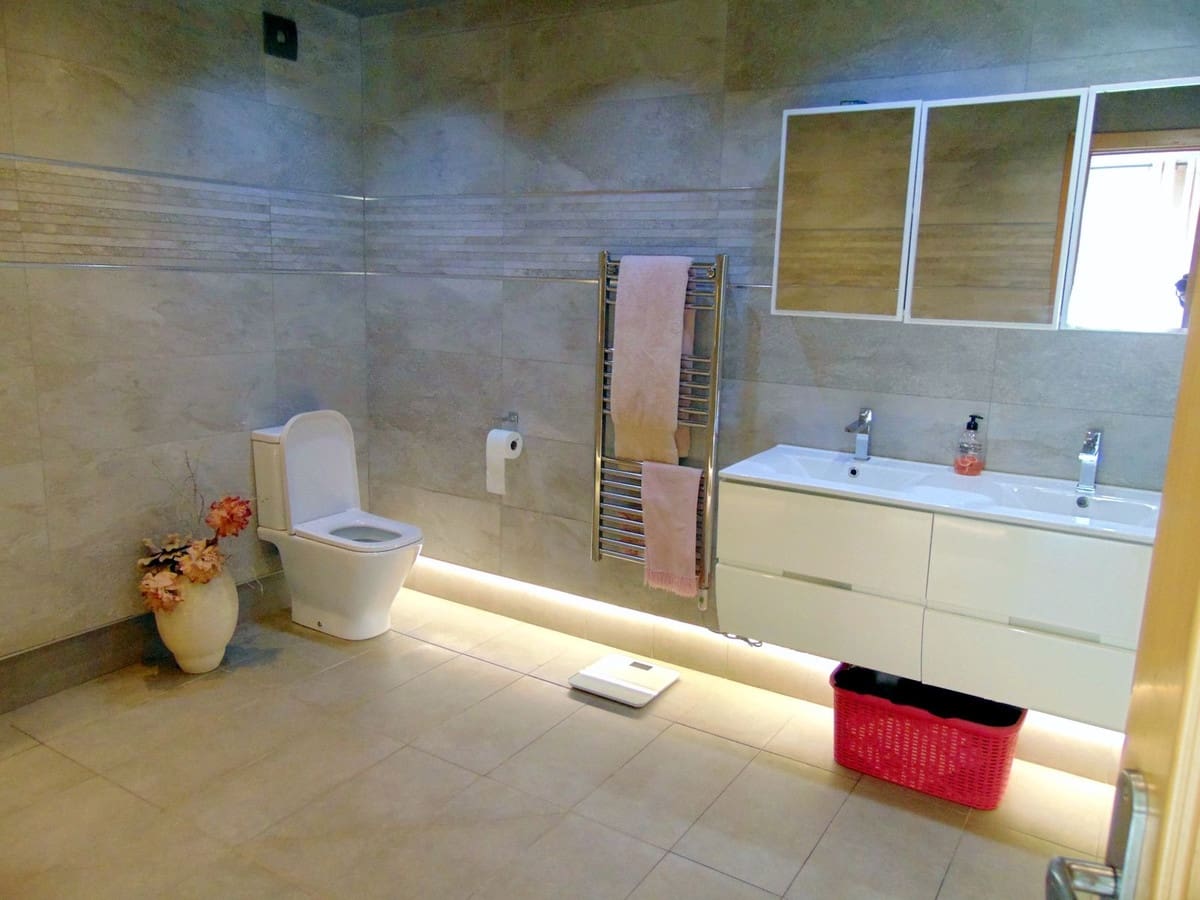 5 slaapkamer Commercieel te koop in Alhaurin el Grande met zwembad garage - € 850.000 (Ref: 8780572)