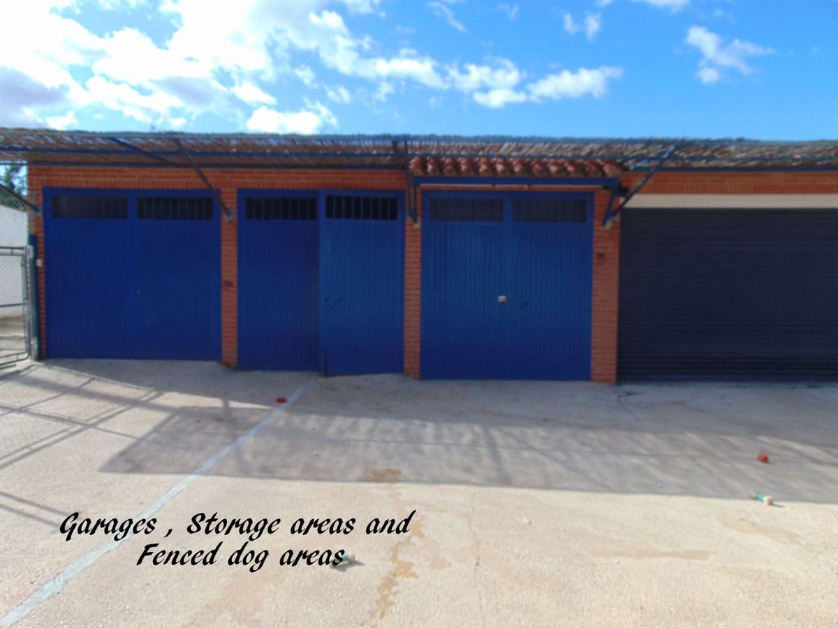 5 slaapkamer Commercieel te koop in Alhaurin el Grande met zwembad garage - € 850.000 (Ref: 8780572)