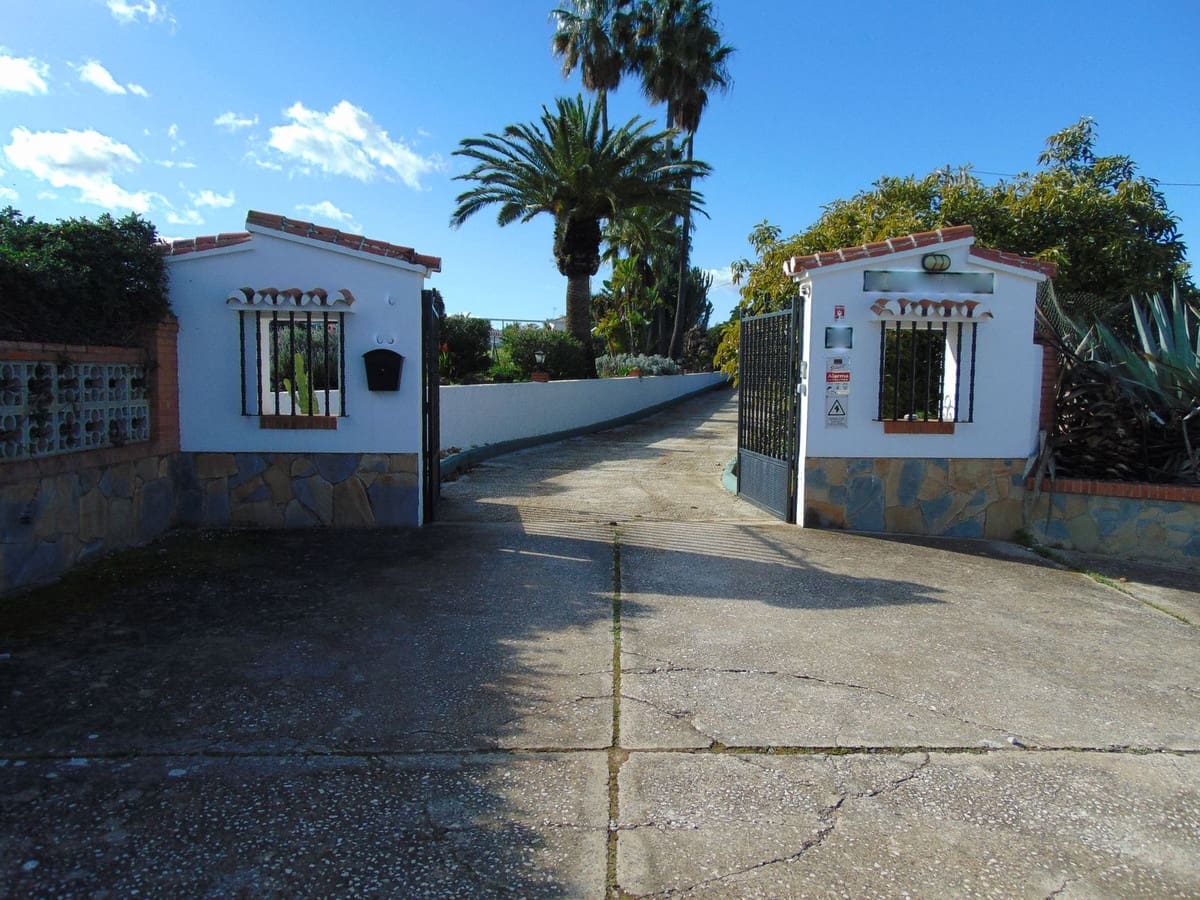 5 slaapkamer Commercieel te koop in Alhaurin el Grande met zwembad garage - € 850.000 (Ref: 8780572)