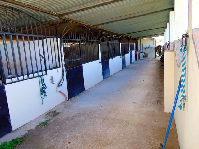 5 sovrum Kommersiell till salu i Alhaurín el Grande med pool garage - 850 000 € (Ref: 8780572)