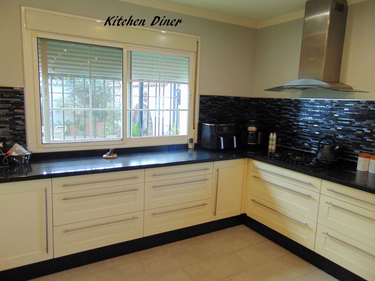 5 sypialnia Finka/Dom wiejski na sprzedaż w Alhaurin el Grande z basenem garażem - 850 000 € (Ref: 8780573)