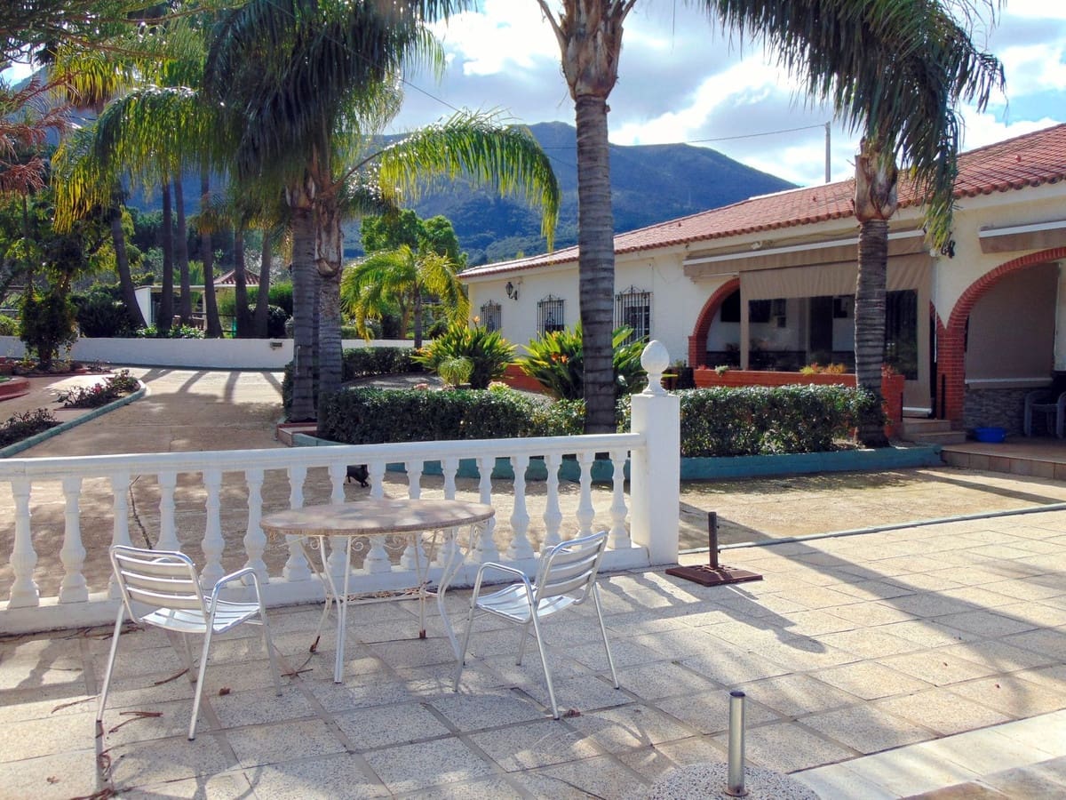 Finca/Casa Rural de 5 habitaciones en Alhaurín el Grande en venta con piscina garaje - 850.000 € (Ref: 8780573)